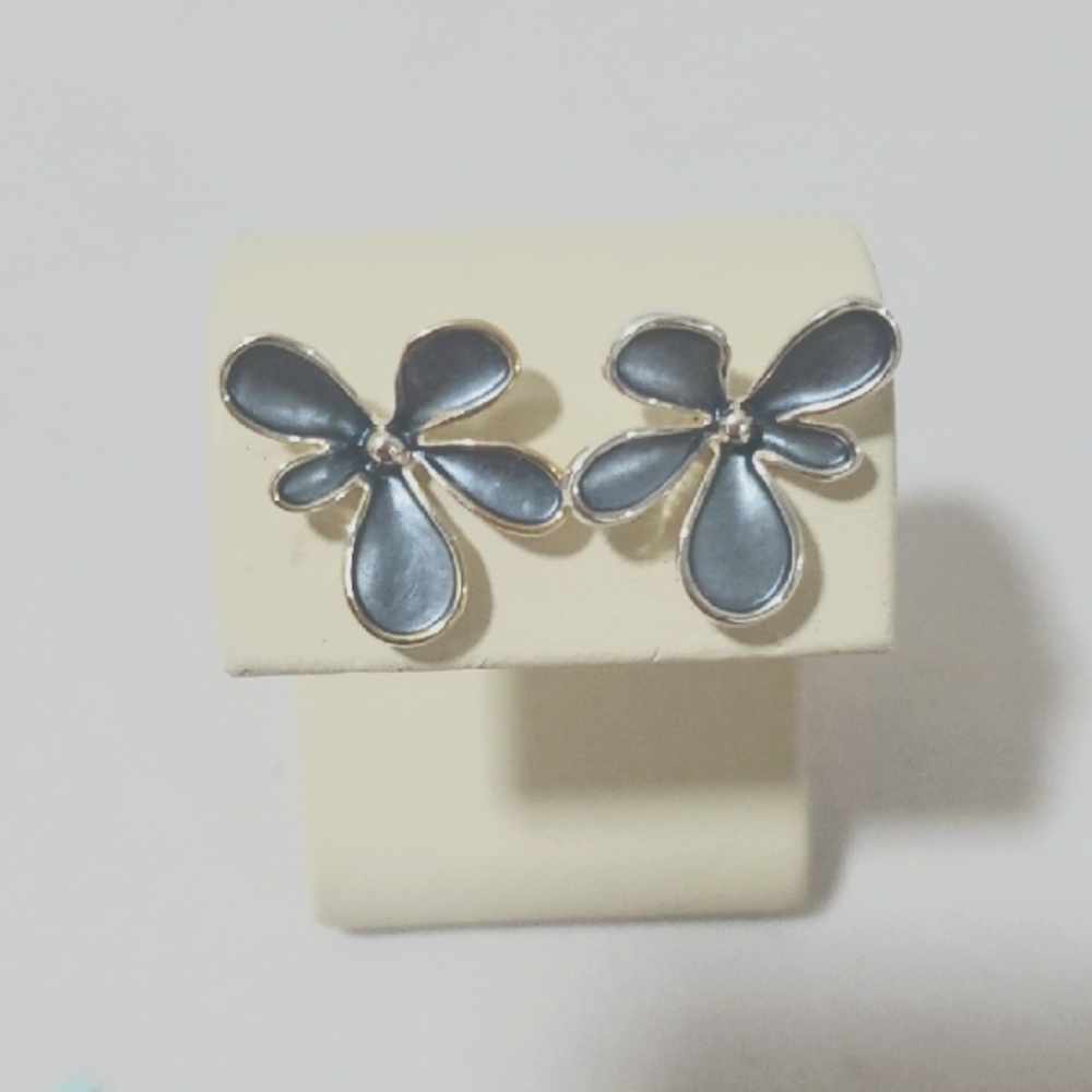 Chic Silver and Blue Flower Earrings Sold As Is No Returns